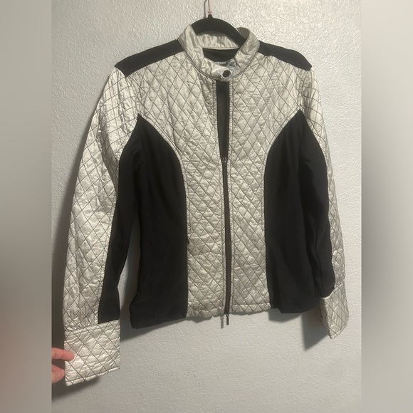 Anatomie Jackets & Blazers - Anatomie Silver/Black Lightweight
Quilted Jacket.